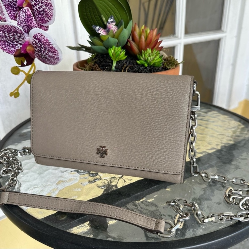 Tory Burch Robinson leather chain wallets